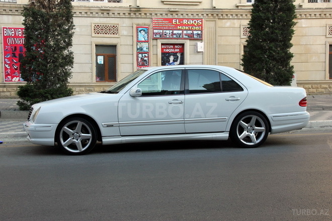 Mercedes E 320 2001, 98,500 km - 3.2 l - Bakı