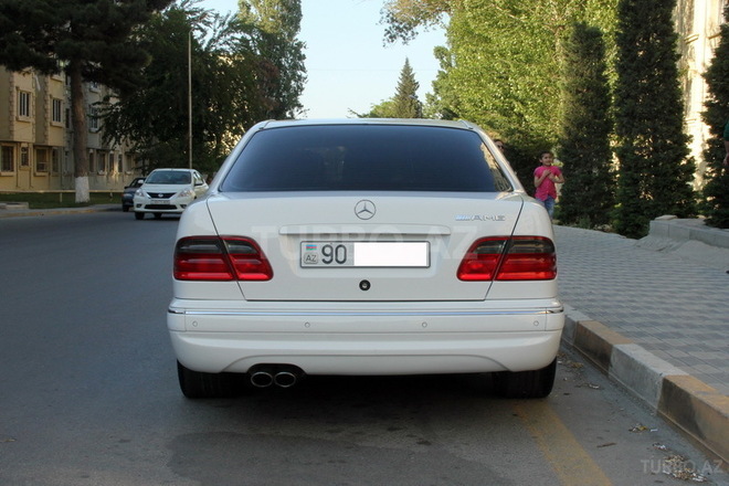 Mercedes E 320 2001, 98,500 km - 3.2 l - Bakı