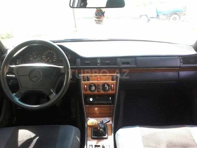Mercedes E 300 1993, 340,000 km - 3.0 л - Bakı