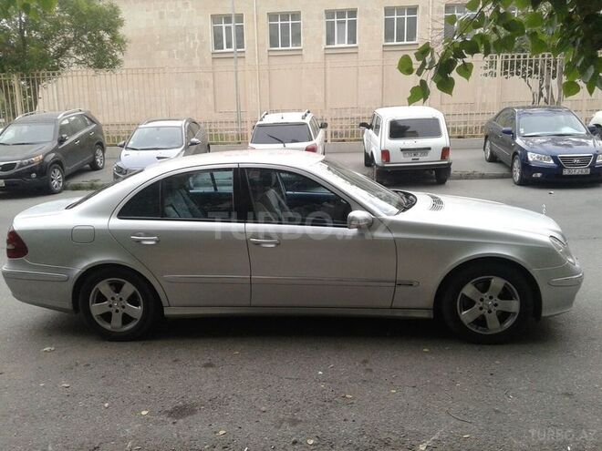 Mercedes E 220 2005, 445,811 km - 2.2 l - Bakı