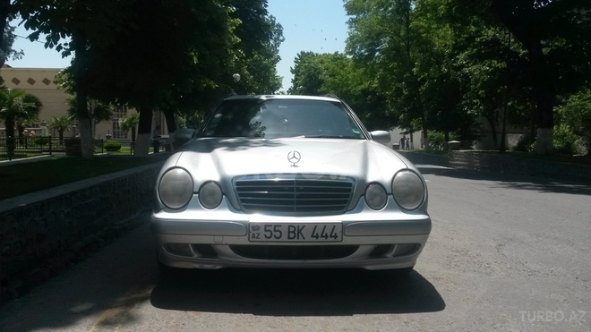 Mercedes E 220 2000, 255,000 km - 2.2 l - Şəki