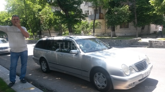 Mercedes E 220 2000, 255,000 km - 2.2 l - Şəki