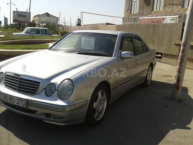 Mercedes E 270 2001, 172,000 km - 2.7 l - Bakı
