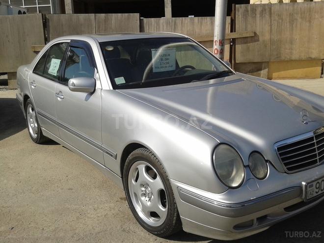 Mercedes E 270 2001, 172,000 km - 2.7 l - Bakı