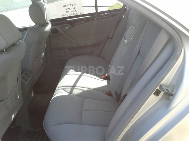 Mercedes E 270 2001, 172,000 km - 2.7 l - Bakı
