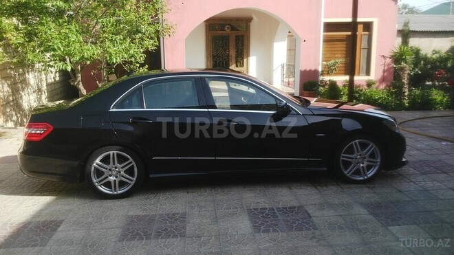 Mercedes E 350 2009, 129,500 km - 3.5 l - Bakı