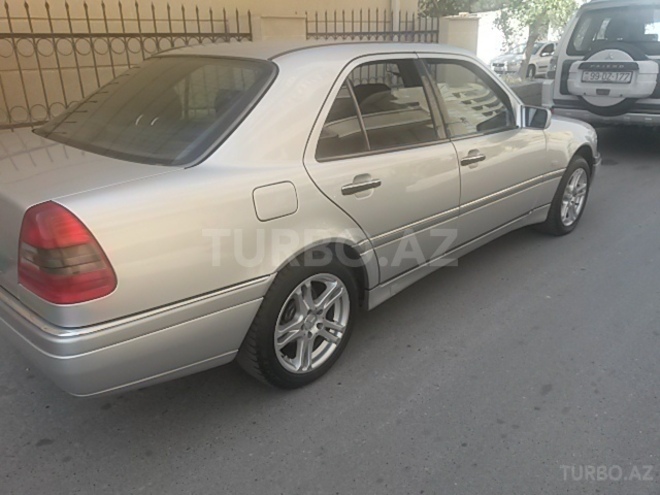 Mercedes C 220 1998, 198,000 km - 2.2 l - 