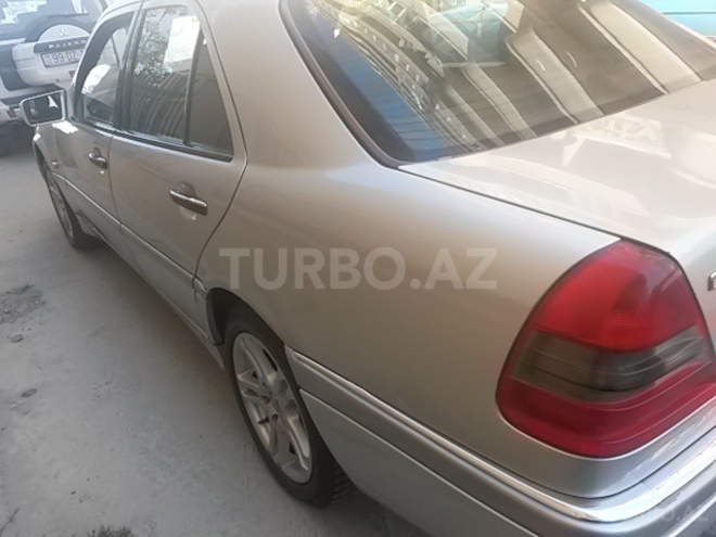 Mercedes C 220 1998, 198,000 km - 2.2 l - 