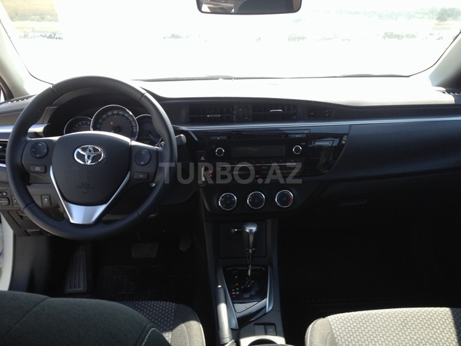 Toyota Corolla 2015, 1,400 km - 1.6 l - Bakı