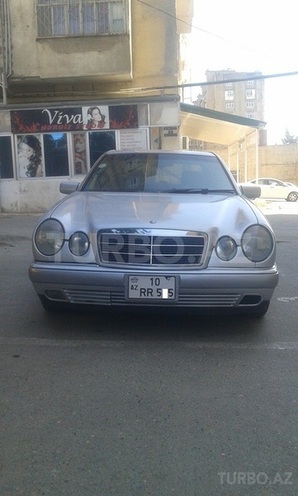 Mercedes E 220 1997, 239,000 km - 2.2 л - Bakı