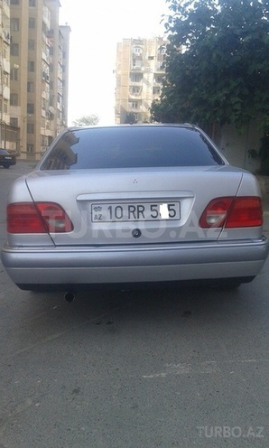 Mercedes E 220 1997, 239,000 km - 2.2 л - Bakı