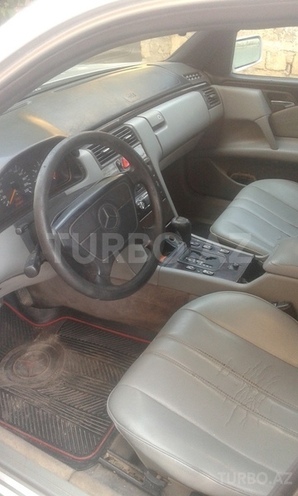 Mercedes E 220 1997, 239,000 km - 2.2 л - Bakı