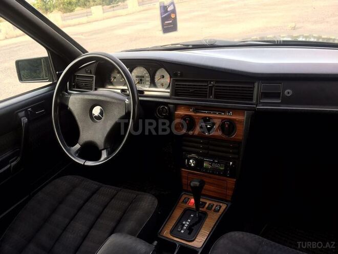 Mercedes 190 1992, 280,000 km - 2.6 l - Sumqayıt