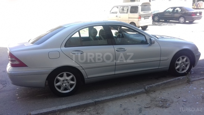 Mercedes C 200 2000, 242,000 km - 2.0 l - Bakı