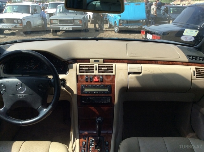 Mercedes E 240 1998, 230,000 km - 2.4 л - Gəncə