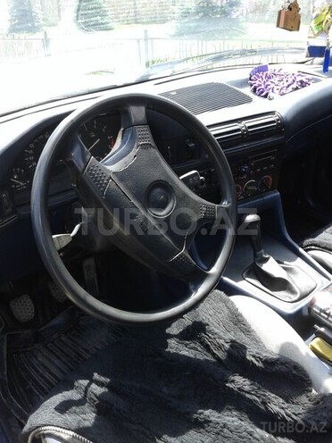 BMW 520 1992, 327,000 km - 2.0 l - Qusar