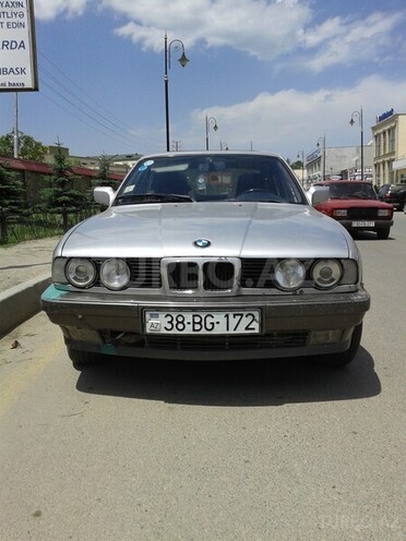 BMW 520 1992, 327,000 km - 2.0 l - Qusar