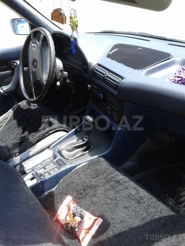 BMW 520 1992, 327,000 km - 2.0 l - Qusar
