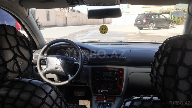 Volkswagen Passat 2004, 157,423 km - 1.8 л - Bakı