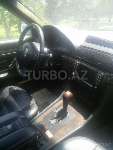 BMW 740 1996, 259,090 km - 4.4 l - Quba