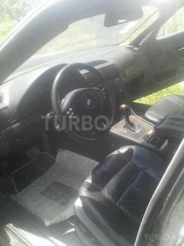 BMW 740 1996, 259,090 km - 4.4 l - Quba