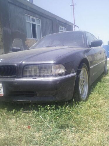 BMW 740 1996, 259,090 km - 4.4 l - Quba