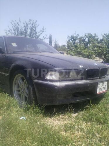 BMW 740 1996, 259,090 km - 4.4 l - Quba