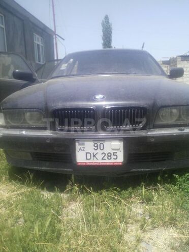 BMW 740 1996, 259,090 km - 4.4 l - Quba