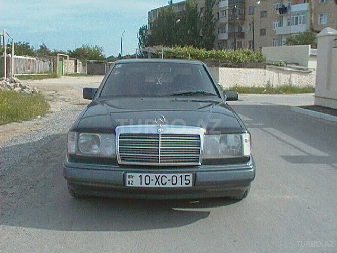 Mercedes E 200 1992, 270,000 km - 2.0 l - Bakı