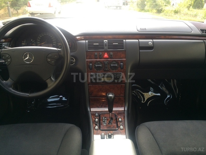 Mercedes E 280 2000, 148,300 km - 2.8 l - Bakı