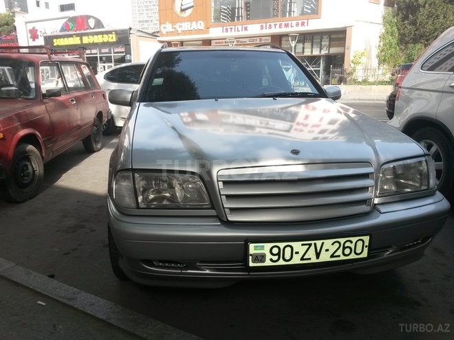 Mercedes C 220 1999, 302,000 km - 2.2 l - Bakı