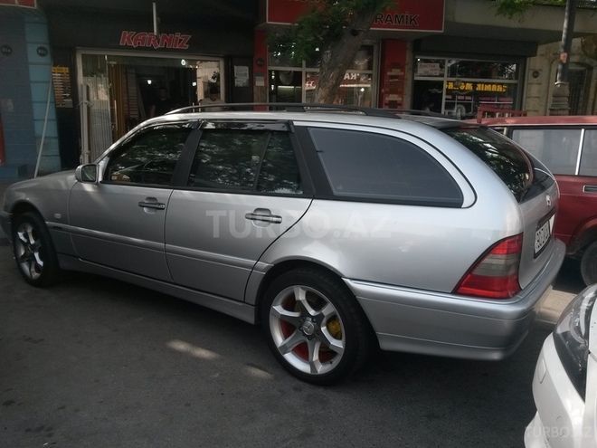 Mercedes C 220 1999, 302,000 km - 2.2 l - Bakı