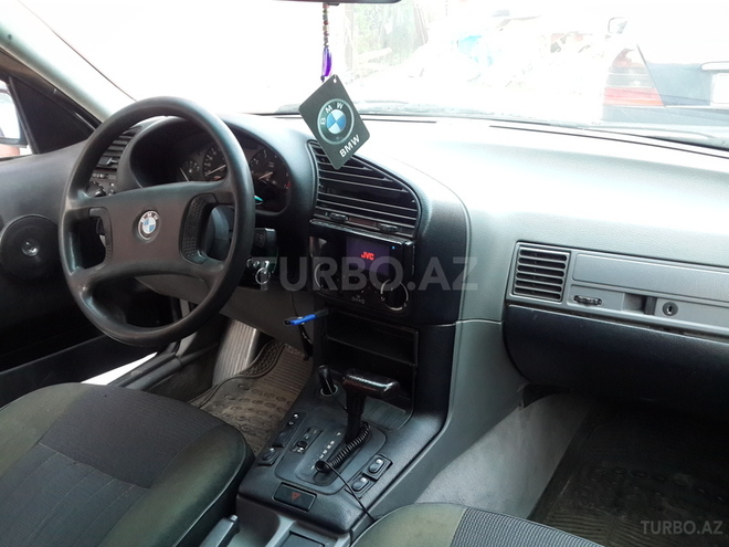 BMW 318 1992, 401,792 km - 1.8 l - Bakı
