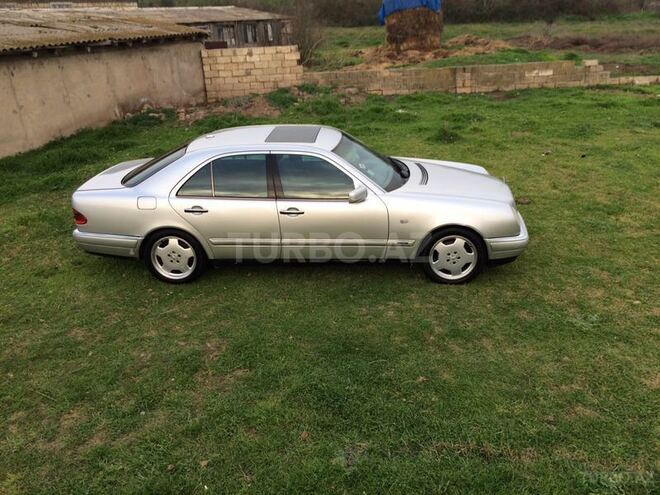 Mercedes E 220 1999, 2,220,000 km - 2.2 л - Bakı