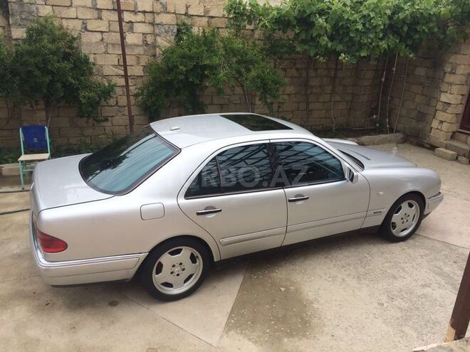 Mercedes E 220 1999, 2,220,000 km - 2.2 л - Bakı