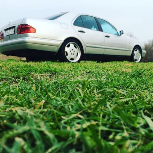 Mercedes E 220 1999, 2,220,000 km - 2.2 л - Bakı