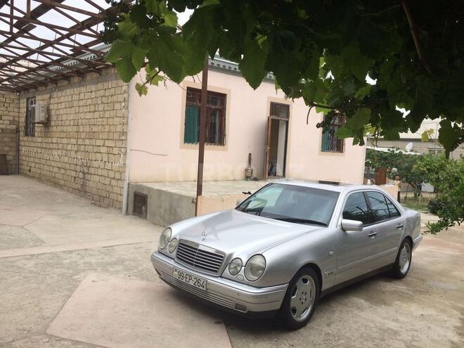 Mercedes E 220 1999, 2,220,000 km - 2.2 л - Bakı