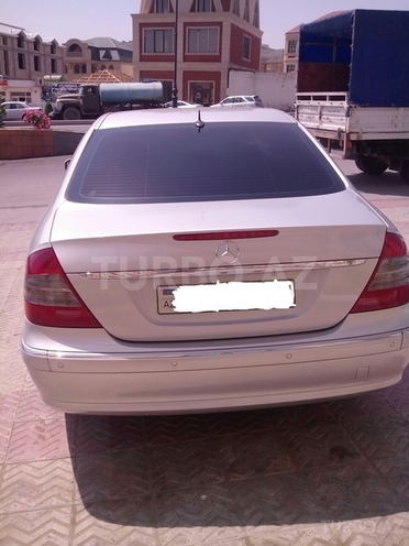 Mercedes E 240 2003, 247,542 km - 2.6 l - Bakı