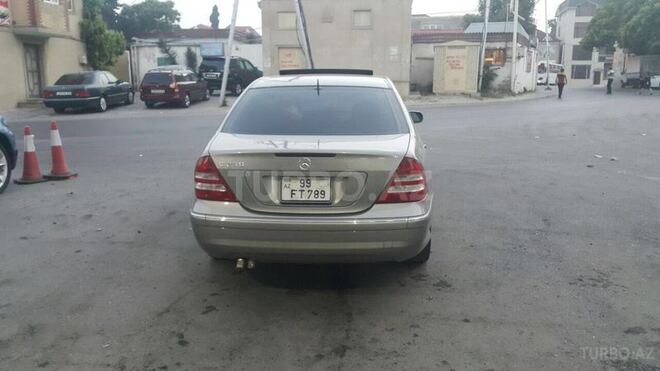Mercedes C 250 2005, 176,000 km - 2.5 l - Bakı