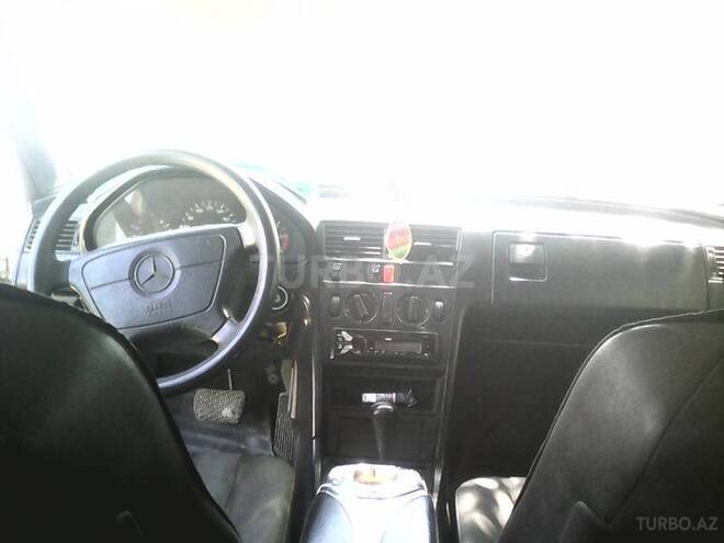 Mercedes A 200 1993, 220 km - 1.7 l - Saatlı