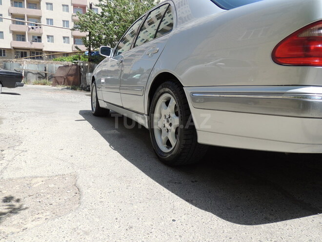 Mercedes E 240 2000, 294,000 km - 2.4 л - Bakı