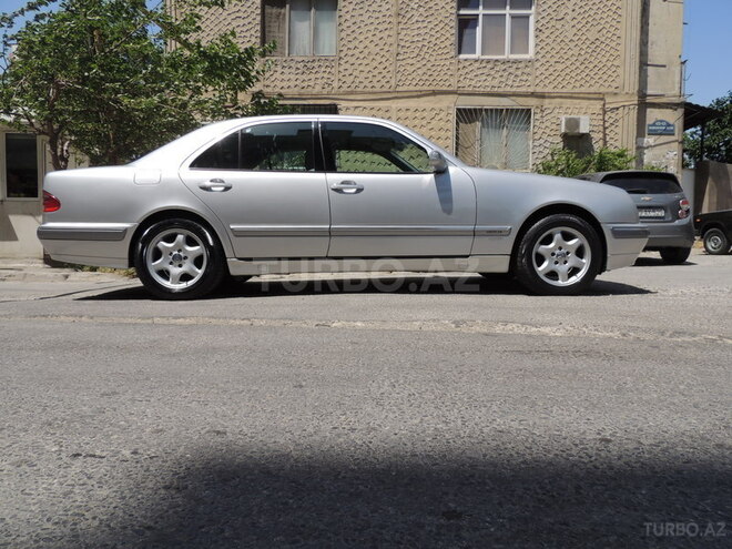Mercedes E 240 2000, 294,000 km - 2.4 л - Bakı