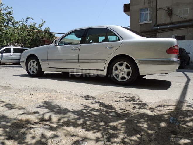 Mercedes E 240 2000, 294,000 km - 2.4 л - Bakı