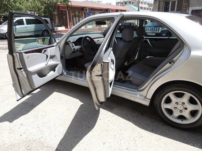 Mercedes E 240 2000, 294,000 km - 2.4 л - Bakı