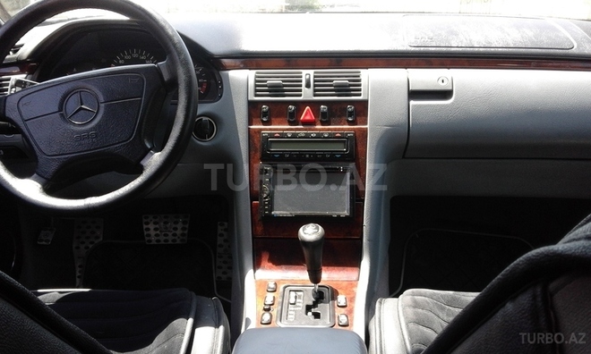 Mercedes E 240 1998, 237,000 km - 2.4 l - Bakı