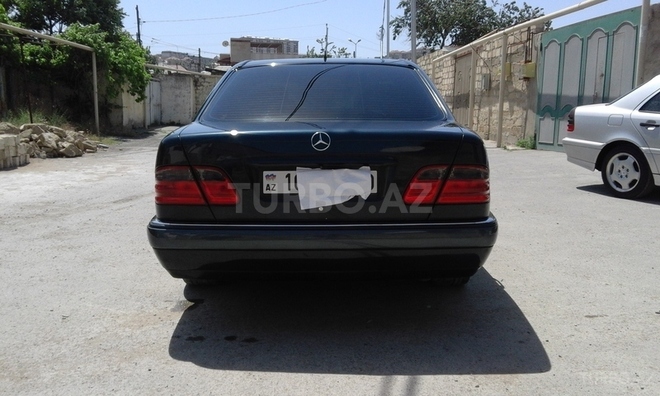 Mercedes E 240 1998, 237,000 km - 2.4 l - Bakı