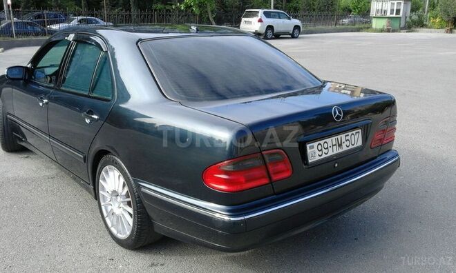Mercedes E 320 2000, 250,000 km - 3.2 л - Bakı