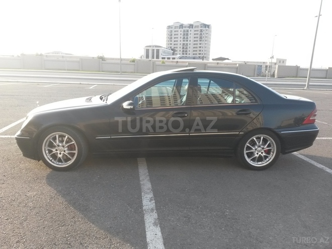 Mercedes C 320 2000, 270,000 km - 3.2 l - Bakı