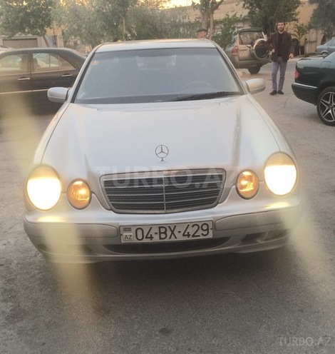 Mercedes E 220 2000, 270,000 km - 2.2 l - Bakı