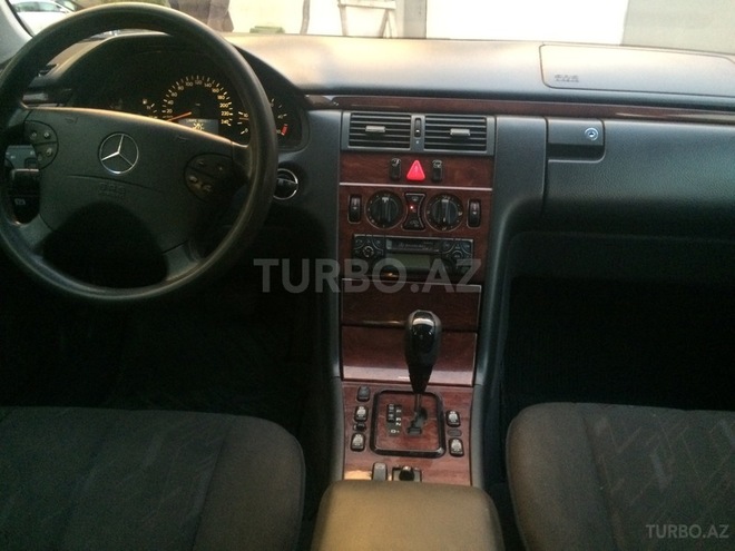 Mercedes E 220 2000, 270,000 km - 2.2 l - Bakı